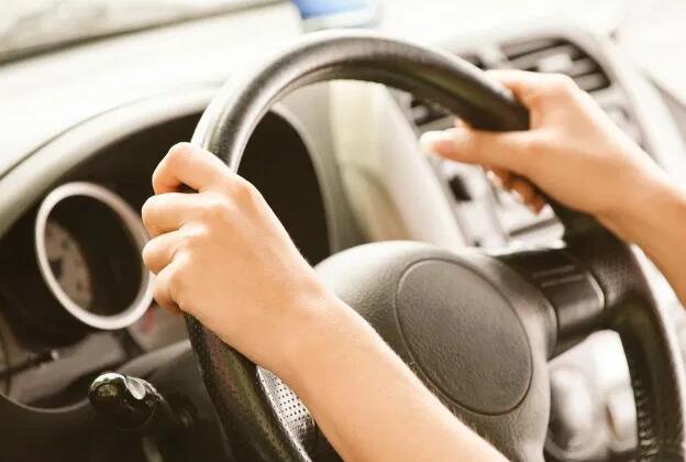 best tips to avoid distractions at the wheel